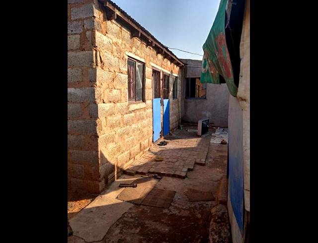 2 BEDROOM HOUSE FOR SALE IN ROODEKOP